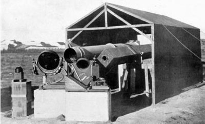 Figure 2ter : Matériel d’observation de l’éclipse de 1919 à Sobral, Brésil