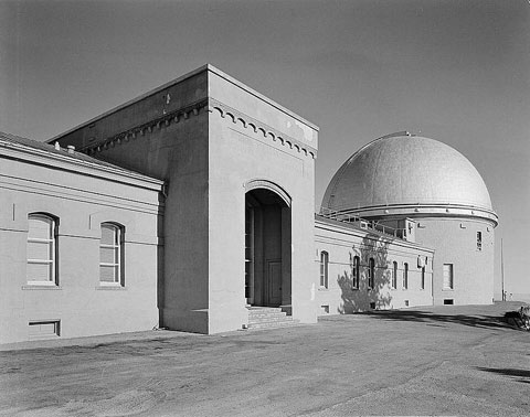 Figure 3 : Observatoire Lick, Mount Hamilton, San Jose, Californie. Vue du bâtiment principal d’origine. L’observatoire a été construit à partir des années 1880. Photo Jane Lidz — National Park Service.