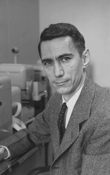 Figure 2 : Claude Shannon (1916-2001). Image © Life Magazine, Alfred Eisenstaedt, 1951.