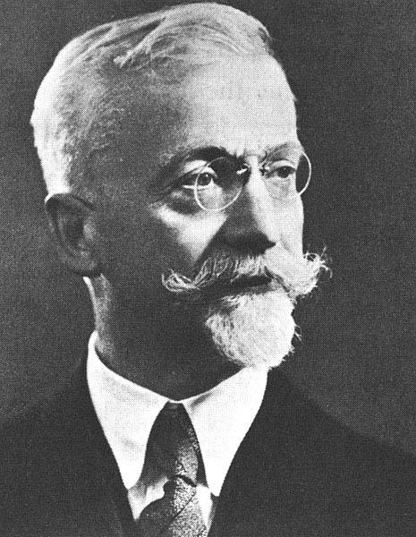 Figure 8 : Le mathématicien Élie Cartan (1869-1951), qui apporta d’importantes contributions à la relativité (photo WikiCommons).